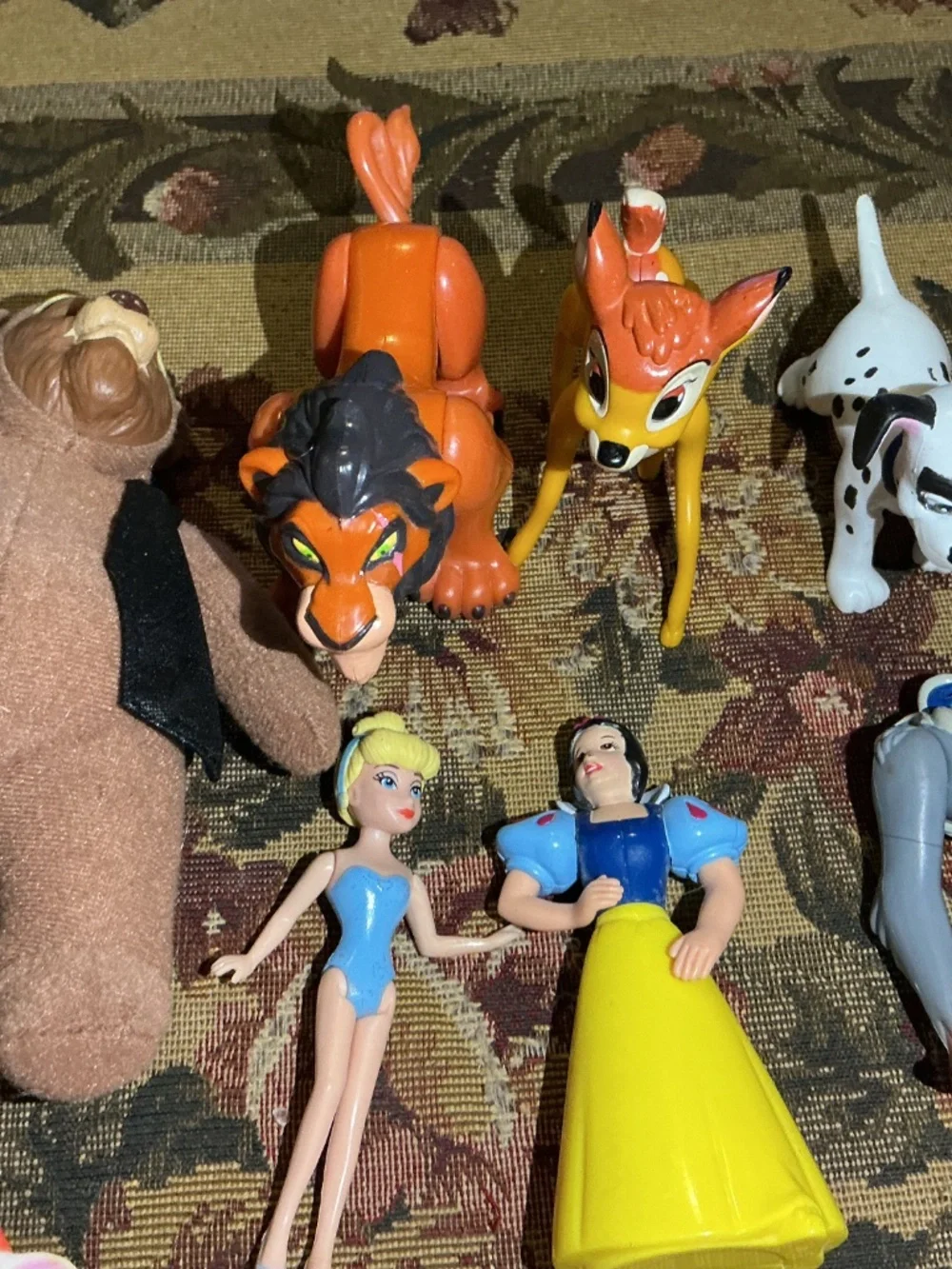 15 small Toy lot of Disney toys with lion king bambi snow white robin hood& more